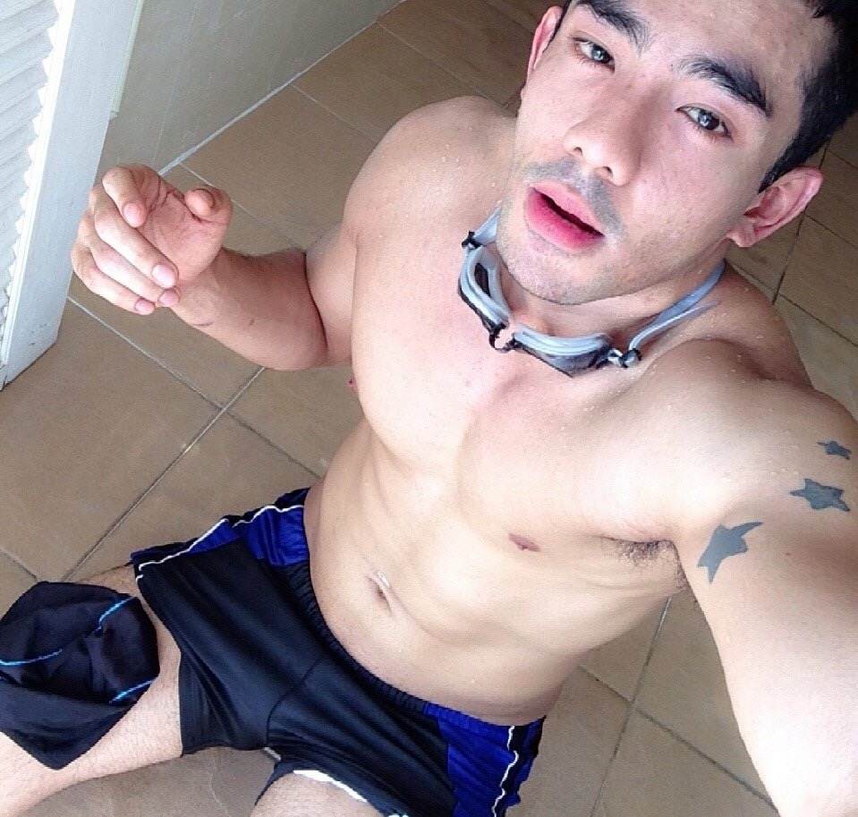 ผู้ชายที่หล่อมีความดึงดูด 1,228