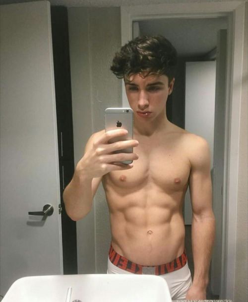 ผู้ชายพาเพลิน 4