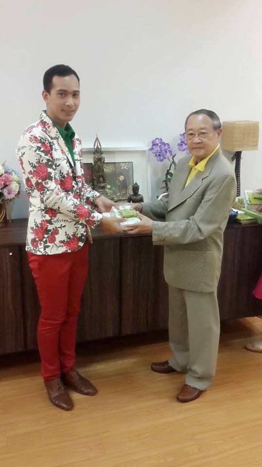 ดร.สุเมธ ตันติเวชกุล  ราชเลขา พระบาทสมเด็จพระเจ้าอยู่หัว