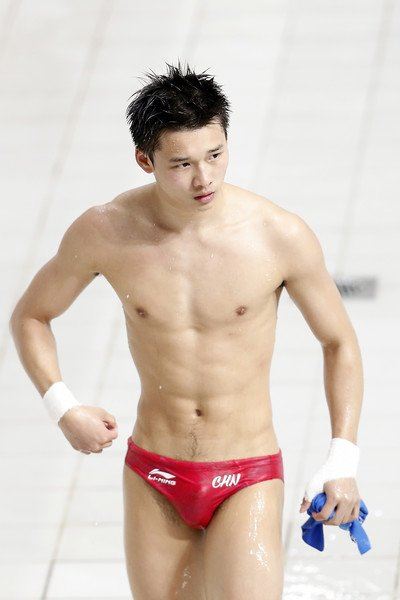 เฉิน อ้ายเซิน นักกีฬากระโดดน้ำชาวจีน ขอปั่นใจไปเชียร์น่ะ แซ่บมากกก