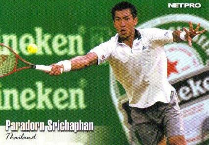 การ์ดสะสมนักกีฬาเทนนิส ในปี ค.ศ. 2003 หรือ Rookie Card โดยบริษัท NetPro ในฐานะนักกีฬาหน้าใหม่