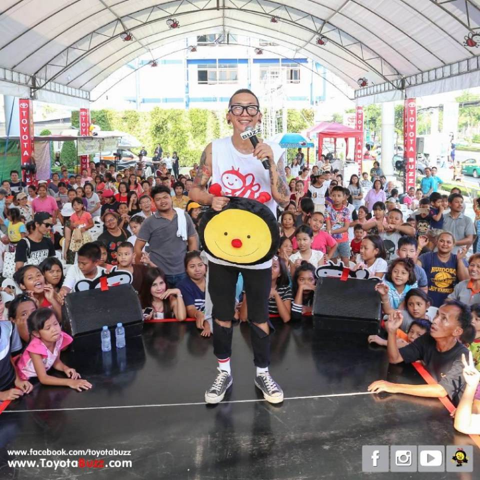 แจ๊ส ชวนชื่น ที่โตโยต้าบัสส์ เพชรเกษม 88