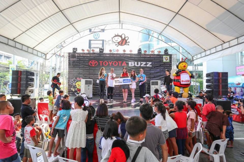 แจ๊ส ชวนชื่น ที่โตโยต้าบัสส์ เพชรเกษม 88