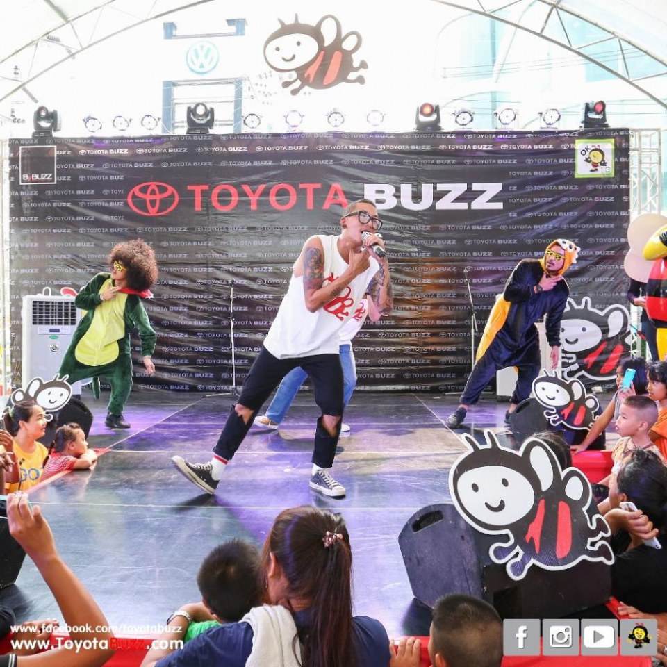 แจ๊ส ชวนชื่น ที่โตโยต้าบัสส์ เพชรเกษม 88