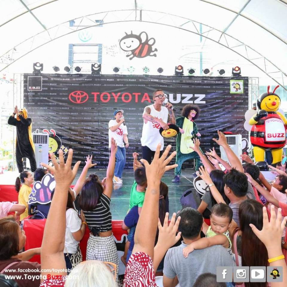 แจ๊ส ชวนชื่น ที่โตโยต้าบัสส์ เพชรเกษม 88