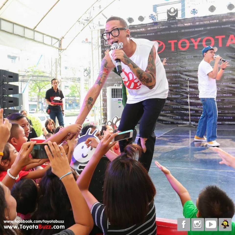 แจ๊ส ชวนชื่น ที่โตโยต้าบัสส์ เพชรเกษม 88