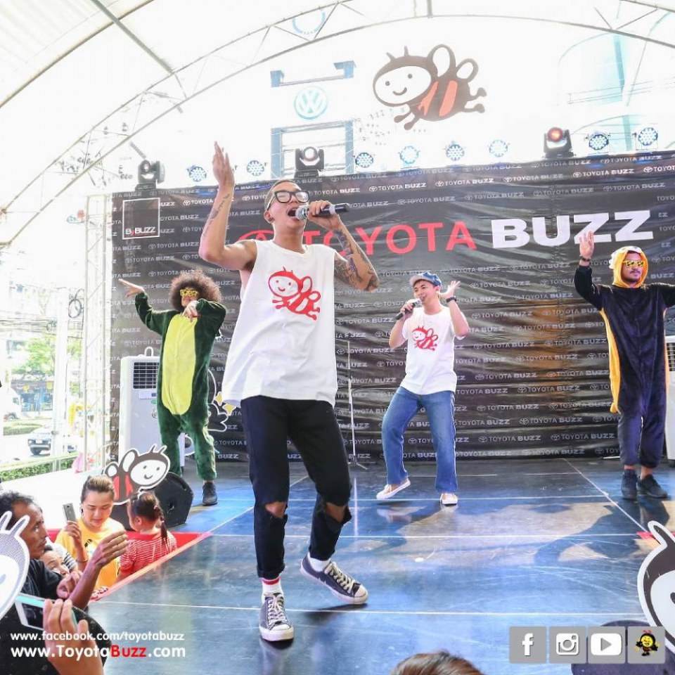 แจ๊ส ชวนชื่น ที่โตโยต้าบัสส์ เพชรเกษม 88