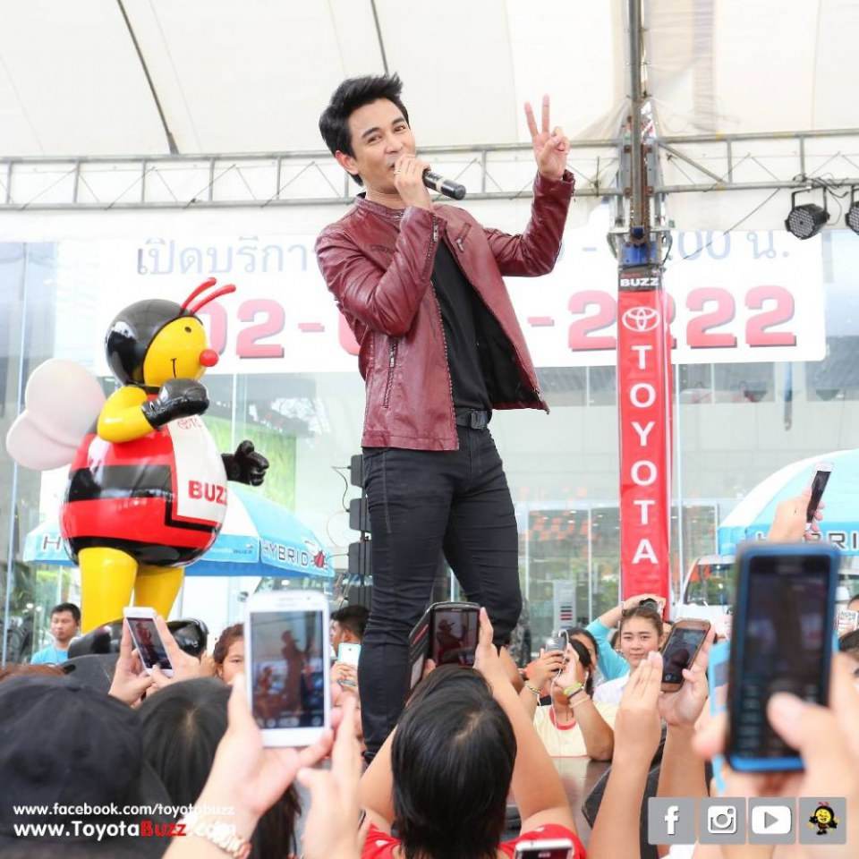 กัน ณภัทร ที่ โตโยต้าบัสส์ สาขาพระรามที่ 2