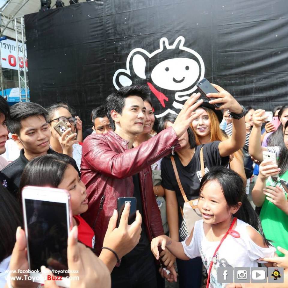 กัน ณภัทร ที่ โตโยต้าบัสส์ สาขาพระรามที่ 2