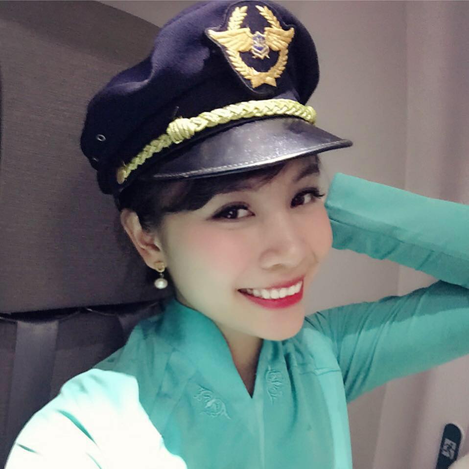 แอร์โฮสเตสจากเวียดนามแอร์ไลน์ (Vietnam Airlines)