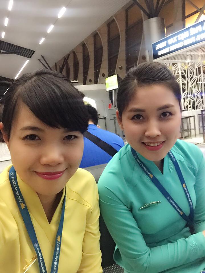 แอร์โฮสเตสจากเวียดนามแอร์ไลน์ (Vietnam Airlines)