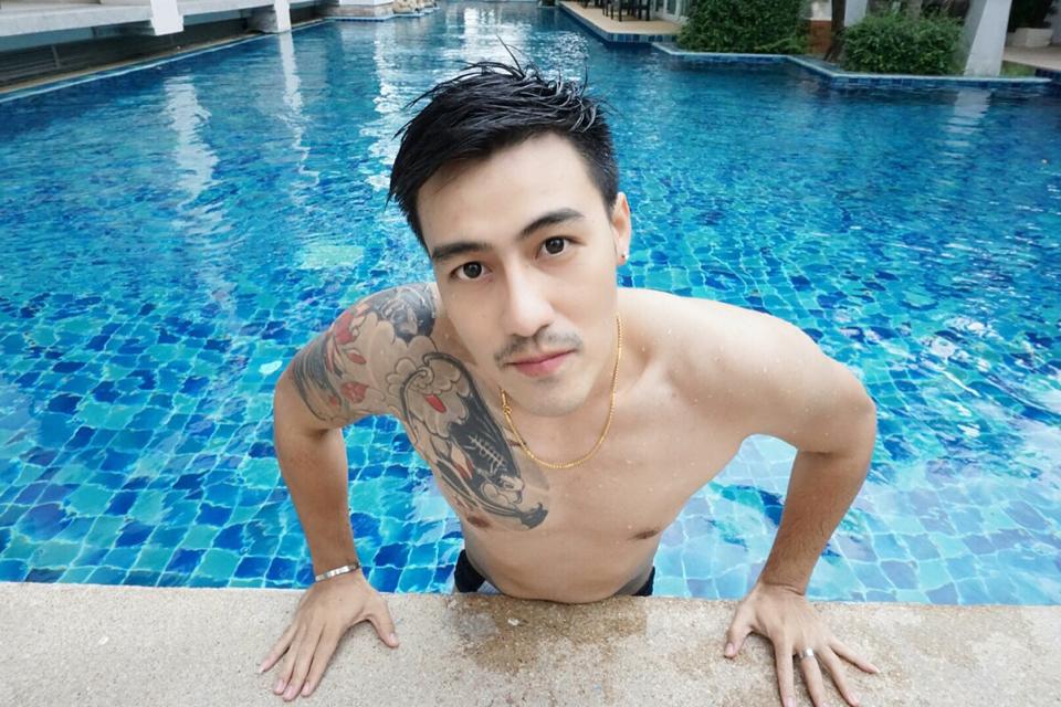 ขาวล่ำฉ้านนนนฟิน