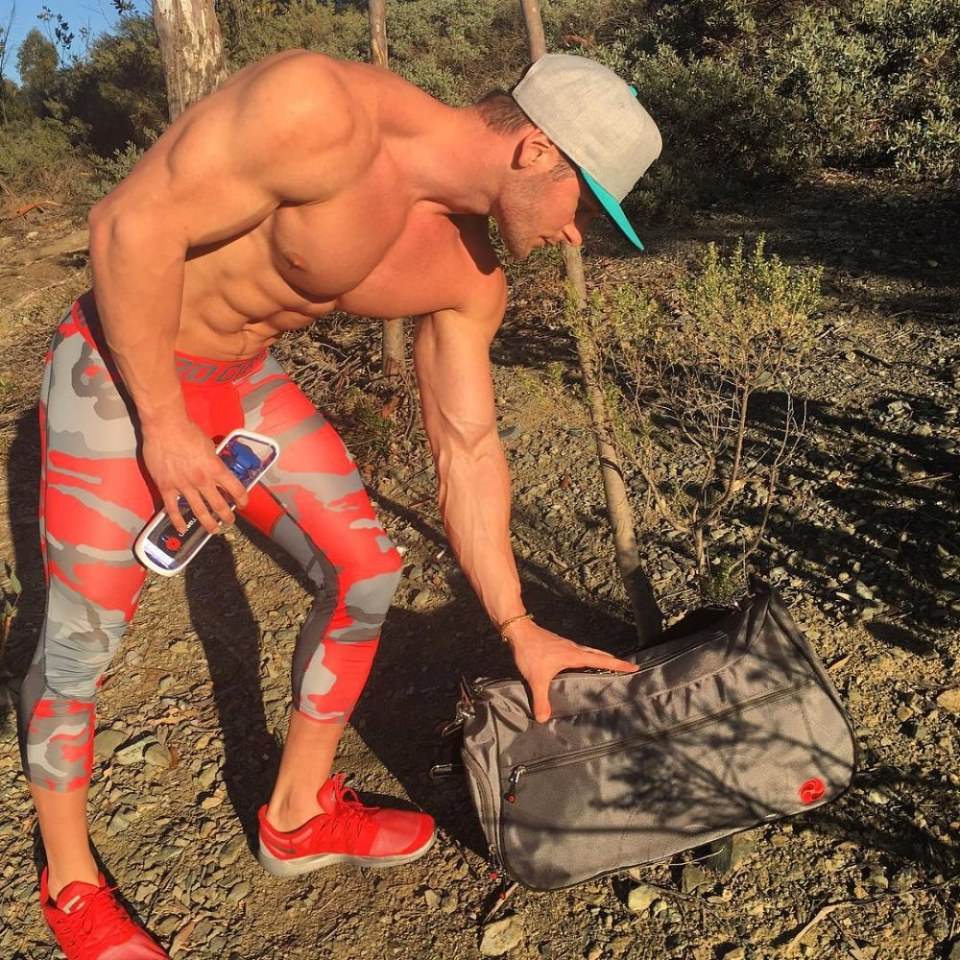 ผู้ชายพาเพลิน