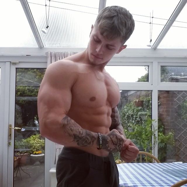 ผู้ชายพาเพลิน