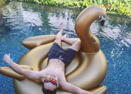 ผู้ชายพาเพลิน