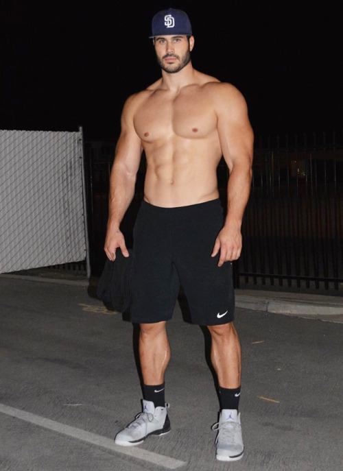 ผู้ชายพาเพลิน 2