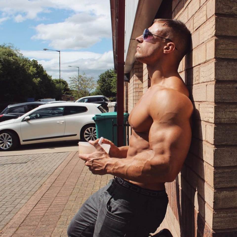 ผู้ชายพาเพลิน 4