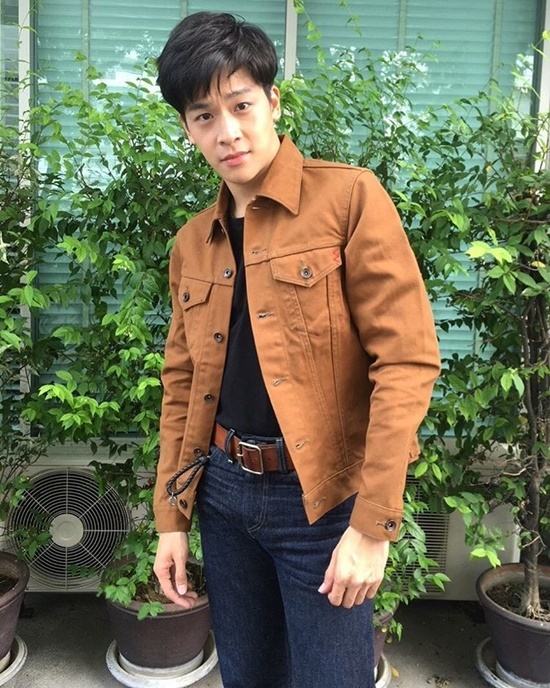 หล่อเท่ห์มากๆ!! มาร์ช จุฑาวุฒิ ในชุดครุย เตรียมรับปริญญาจุฬาฯ IG@marchutavuth