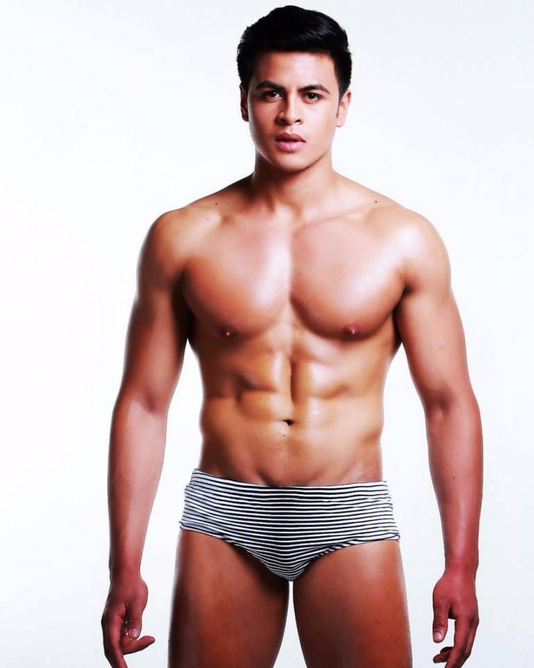 หนุ่มแน่นๆ002