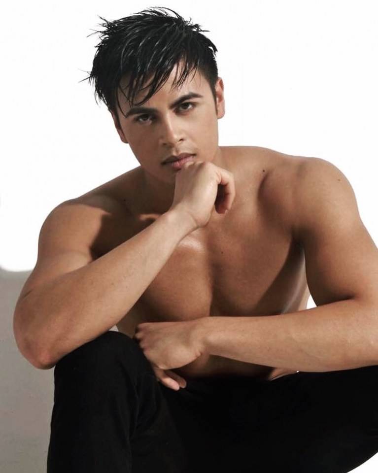 หนุ่มแน่นๆ002