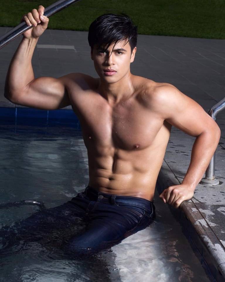 หนุ่มแน่นๆ002