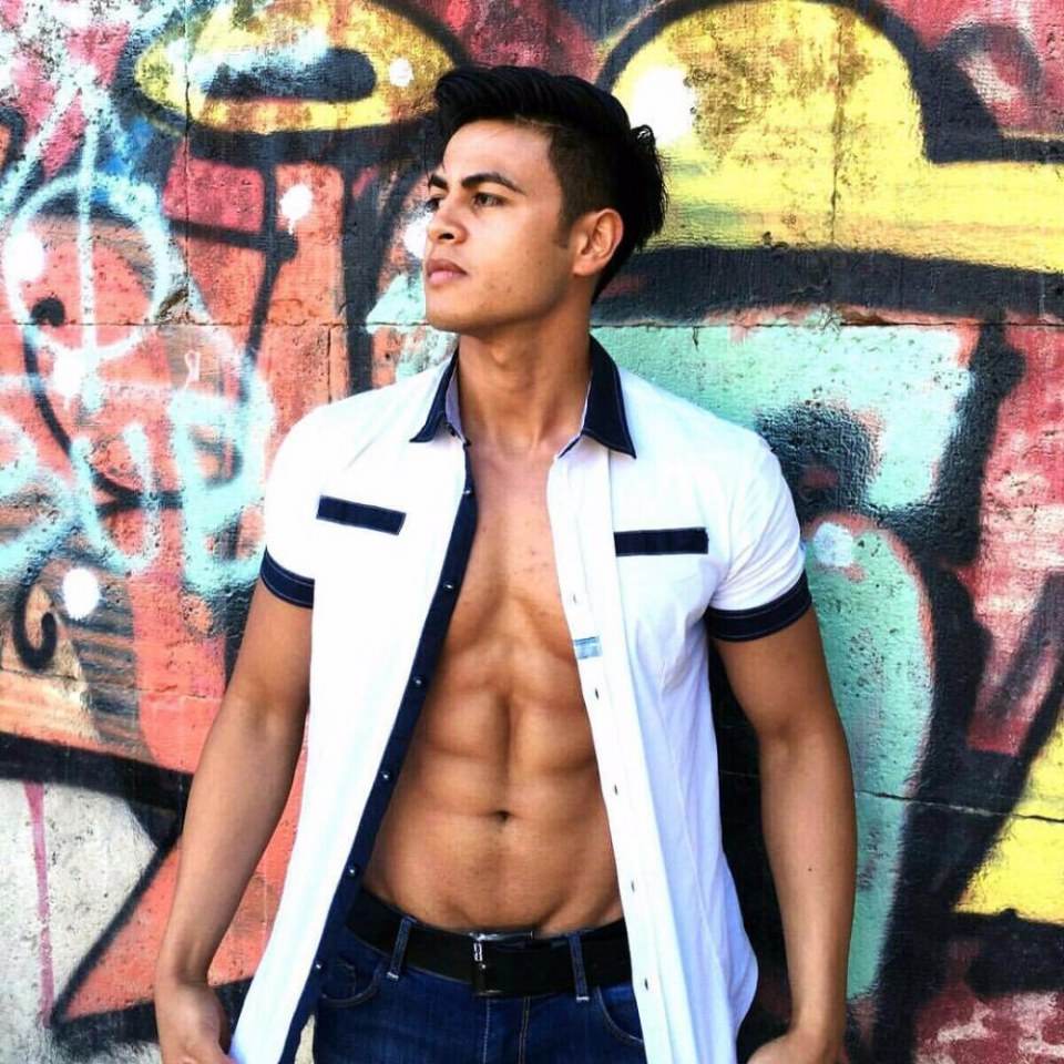 หนุ่มแน่นๆ002