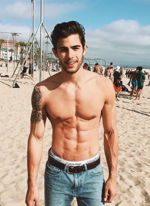 ผู้ชายพาเพลิน