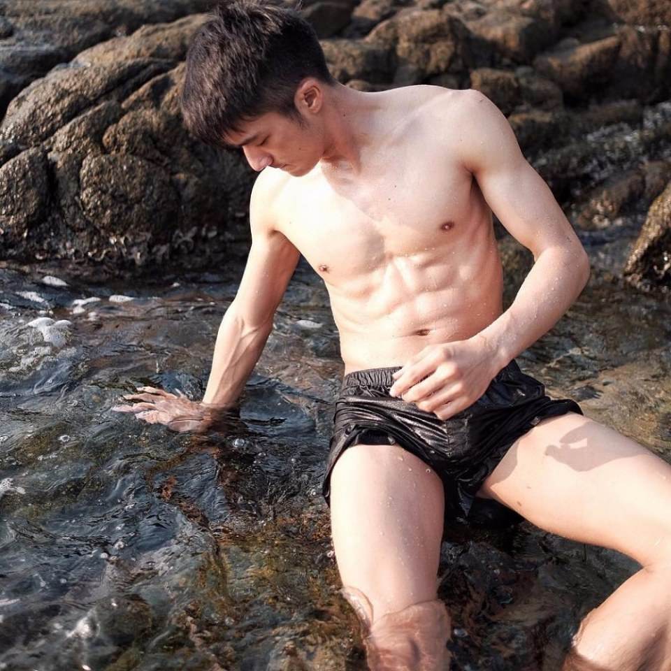 หล่อจริงอะไรจริง! “โอ จุฑาพัฒน์” นายแบบหนุ่มซิคแพคชัด เด็กปั้นของช่างภาพชื่อดัง “ใหญ่ อมาตย์”