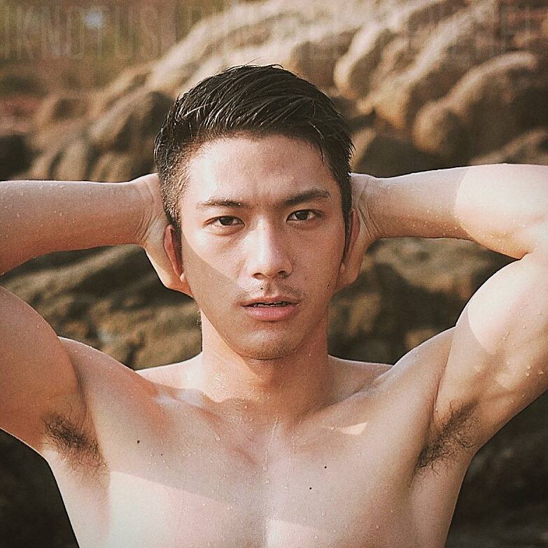 หล่อจริงอะไรจริง! “โอ จุฑาพัฒน์” นายแบบหนุ่มซิคแพคชัด เด็กปั้นของช่างภาพชื่อดัง “ใหญ่ อมาตย์”