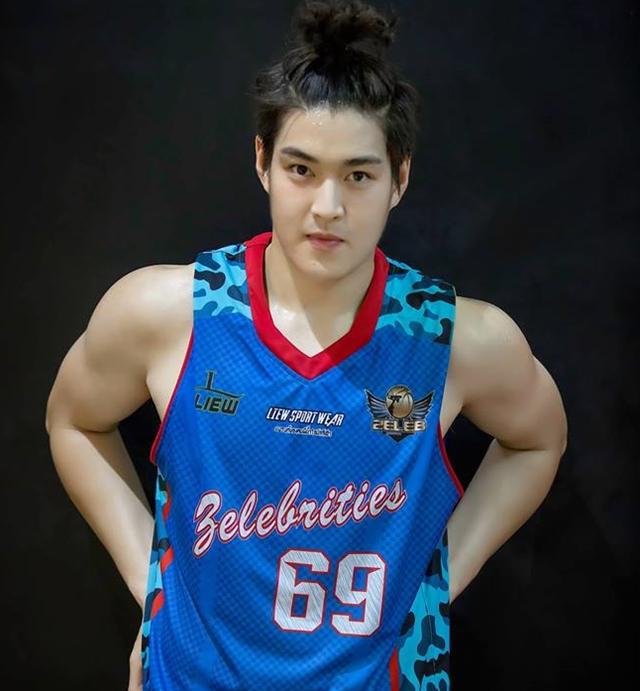 ฉากผู้ชายอาบน้ำ ละครนางอาย