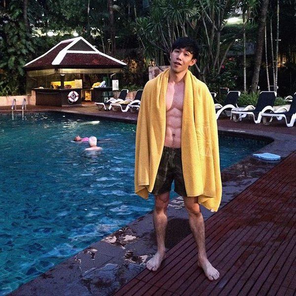 ผู้ชายผลัดกันชม 110 ฉากหลังสวยดีครับ