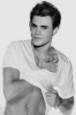 Sexy guys in Vampire Diaries