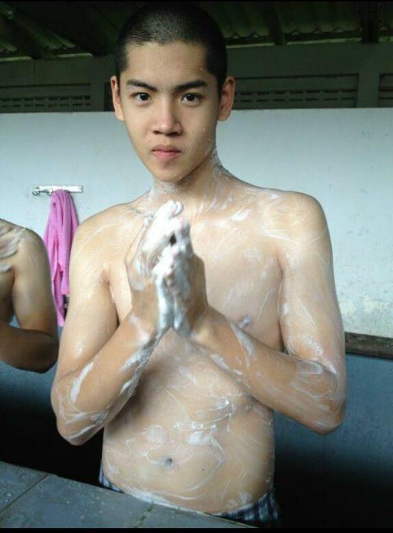 ชายหนุ่ม 8