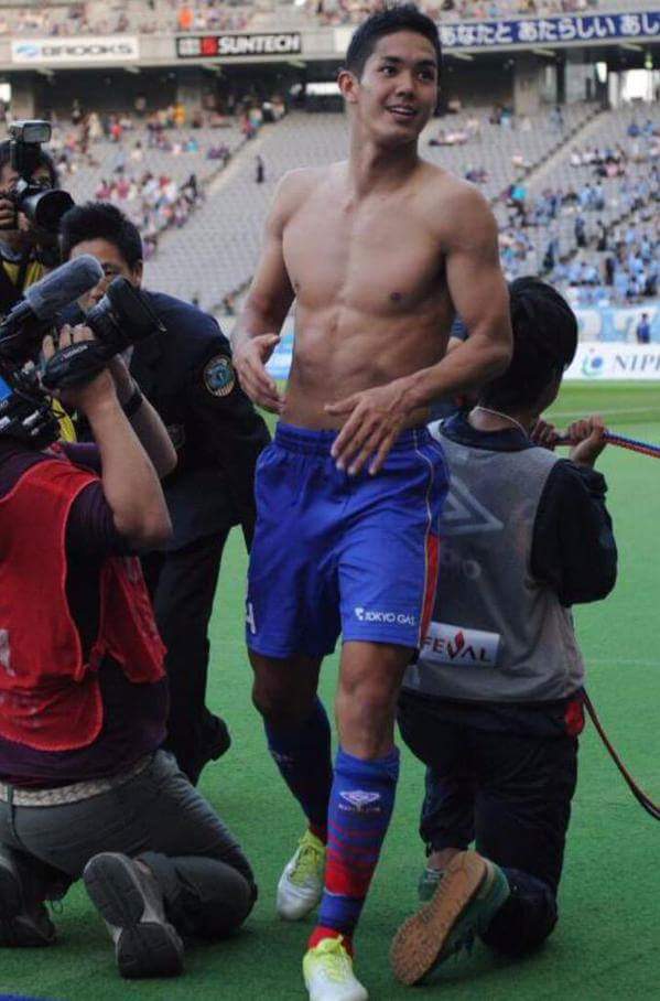 รักผู้ชายหล่อ 1,352