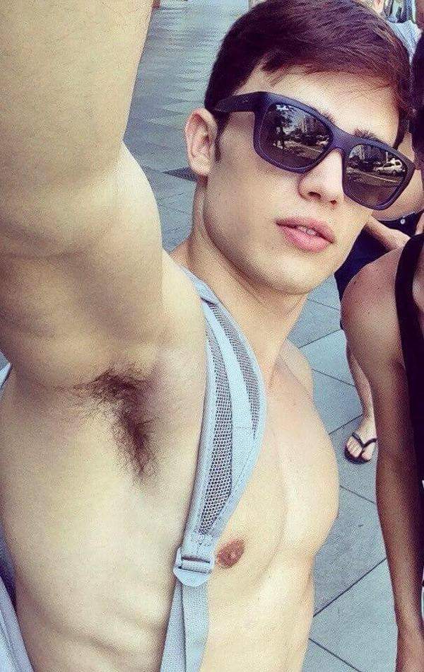 รักผู้ชายหล่อ 1,352