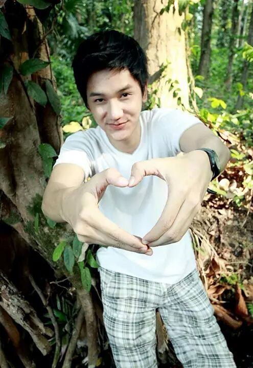 รักผู้ชายหล่อ 1,352