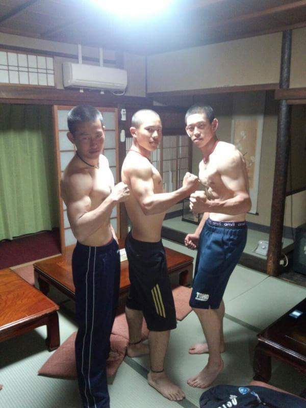 รักผู้ชายหล่อ 1,359