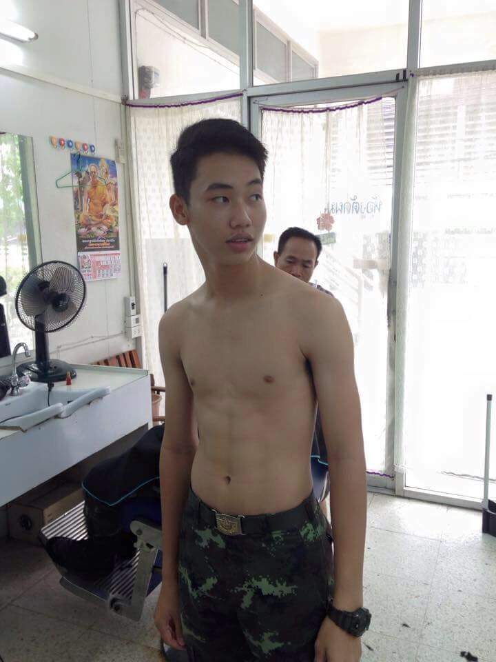 รักผู้ชายหล่อ 1,359