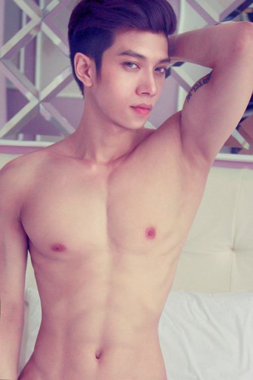 ถอดโชว์เรือนร่าง 1333