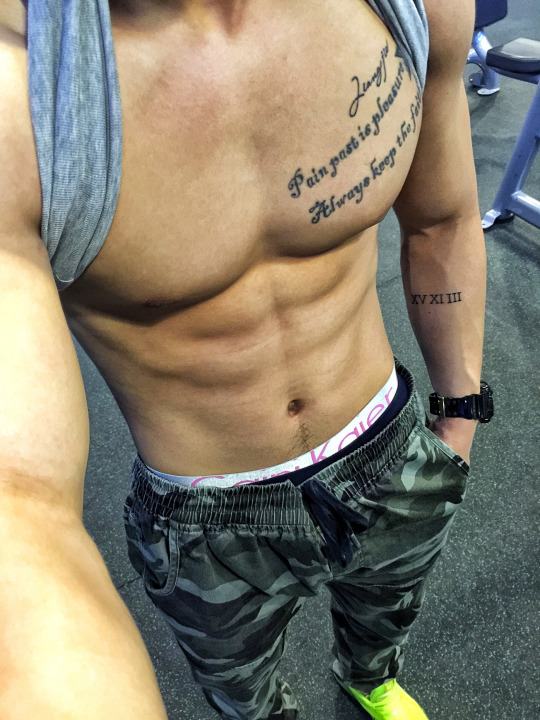 ถอดโชว์เรือนร่าง 1348