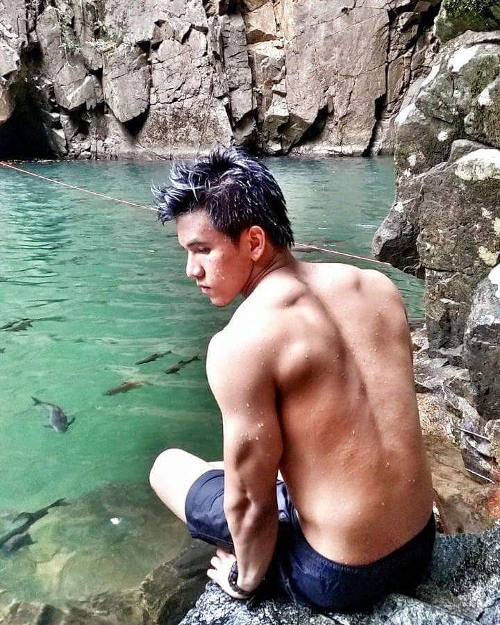 หุ่นพอดีๆ..ปี้บ่ละ