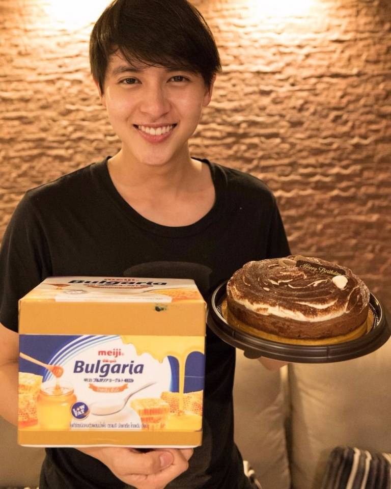 เลือกคนไหนดี เจมส์จิ หรือ yuseiyagi