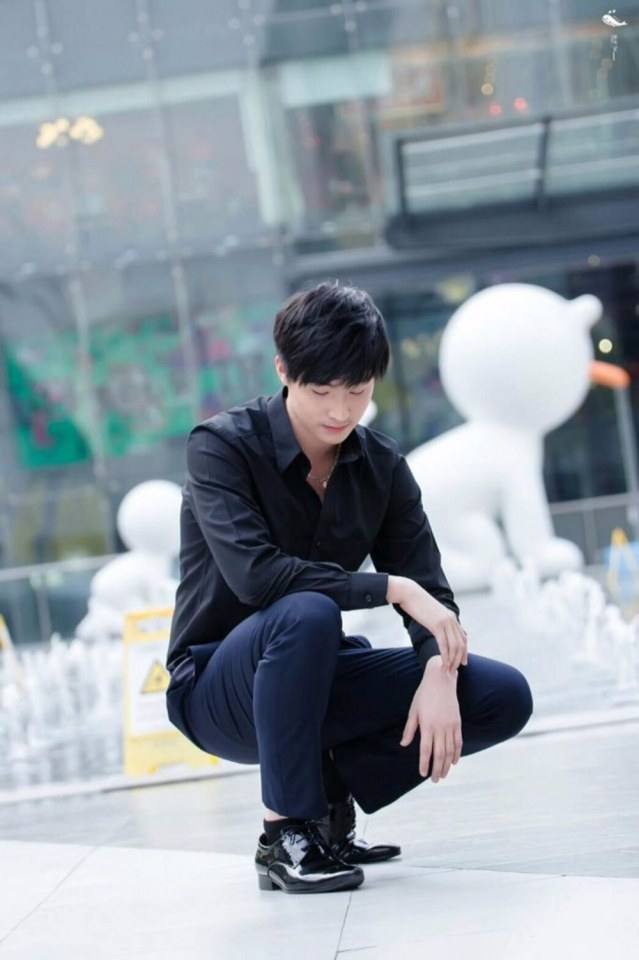 ฮอตไม่เลิก ! หนุ่มกางเกงน้ำเงิน “น้องบลู เด็กมัธยมอัสสัมชัญ” แฟนคลับปลื้มชุดนักเรียน หนุ่มน้อยจากอุดร หล่อตี๋