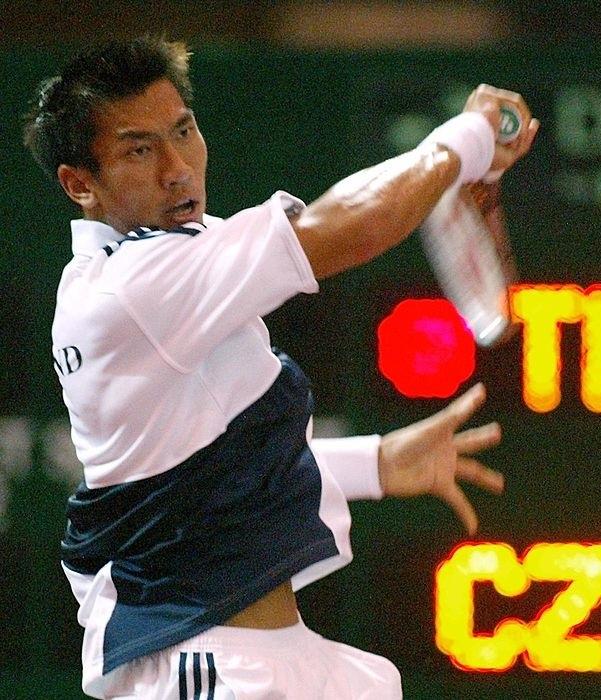 บอล ภราดร ศรีชาพันธุ์ ซูเปอร์สตาร์แห่งวงการเทนนิสของไทย