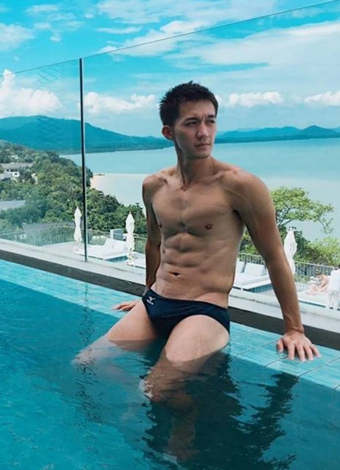 [OMGBoy006][18+] คันเลย หลังจากเห็นความฟิตของ Max Liu สัดส่วนของอก ท้อง ขา ขน และช่วงวีที่ท้องล่าง น้ำที่เดินของน้องจะเป็นยังไงละ