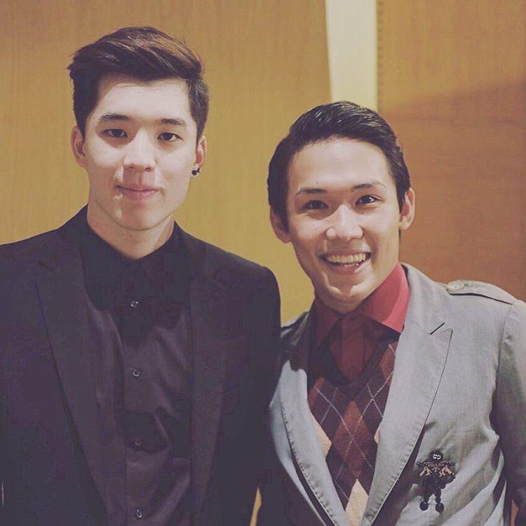 Excuse me cuse me babe cuse me cuse me