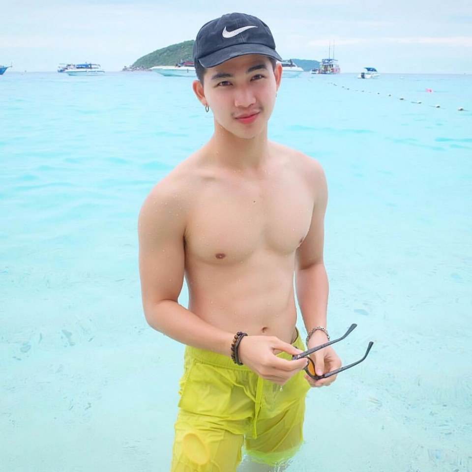 อกแน่น ทำน้ำเดิน