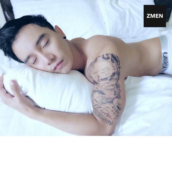 หนุ่มตี๋ งานดี เป้าเริ่ด เซ็กซี่ แบบนี้ 10 10 10 วั๊ยตั๋ยแล่ววว