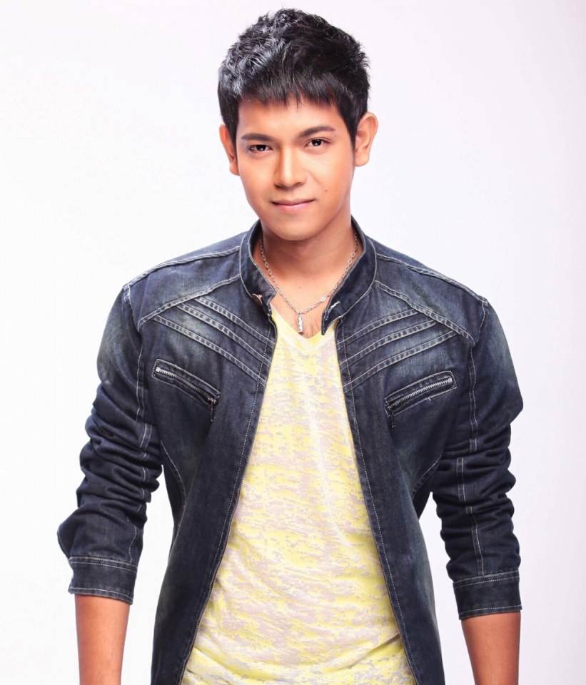 พิณ ธนากร