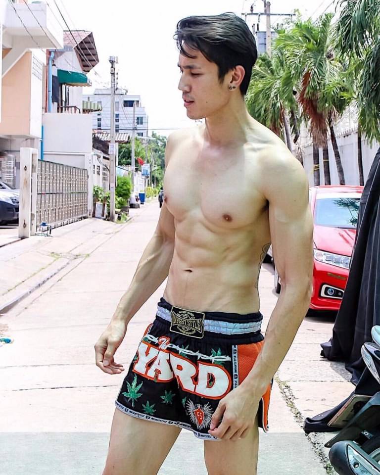 หล่อล่ำขาวเนียน #บิ๊ก